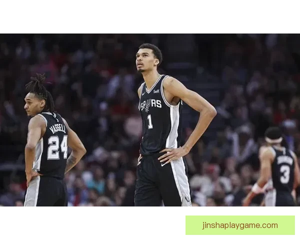 文班亚马:全队团结合作互相支持 我们将继续坚持为球队做出无声贡献 文班亚马:全队团结合作互相支持 我们将继续坚持为球队做出无声贡献